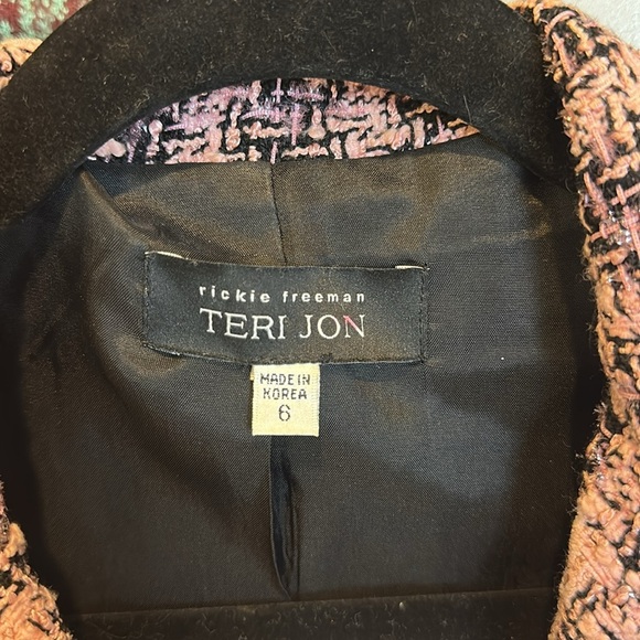 Teri Jon by Rickie Freeman pink/black tweeded raw edged 2 button blazer size 6 - Picture 2 of 3